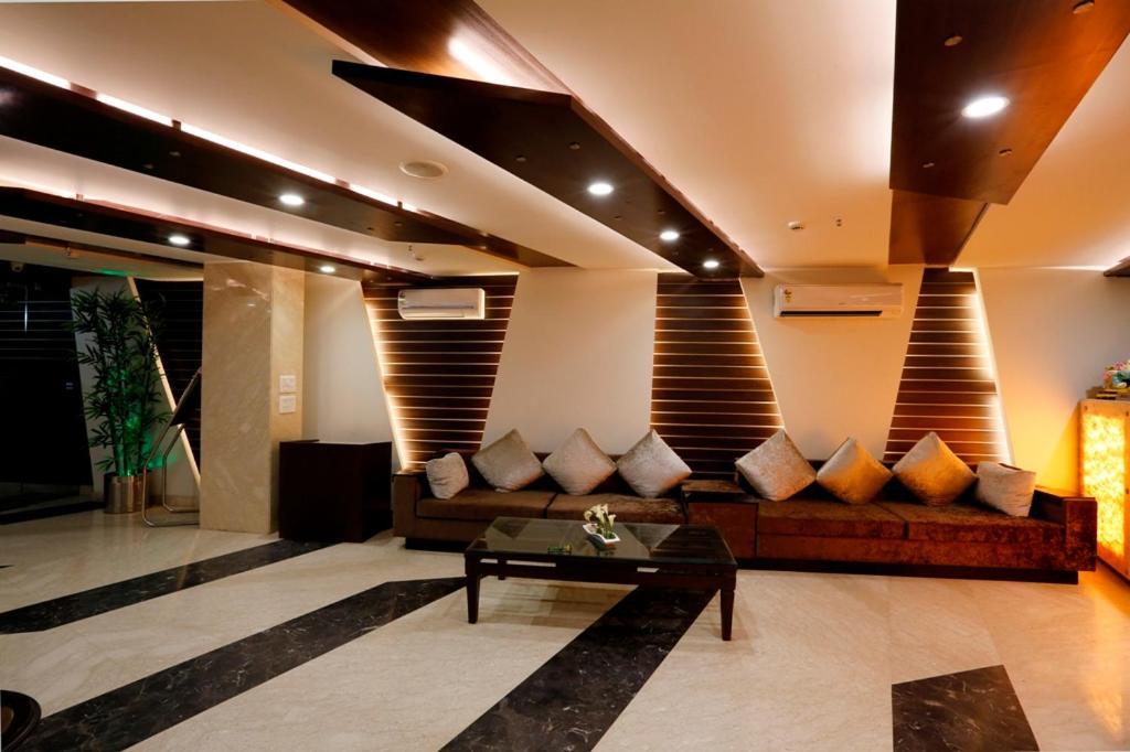 Airport La Sapphire Hotel & Restaurant New Delhi Eksteriør bilde
