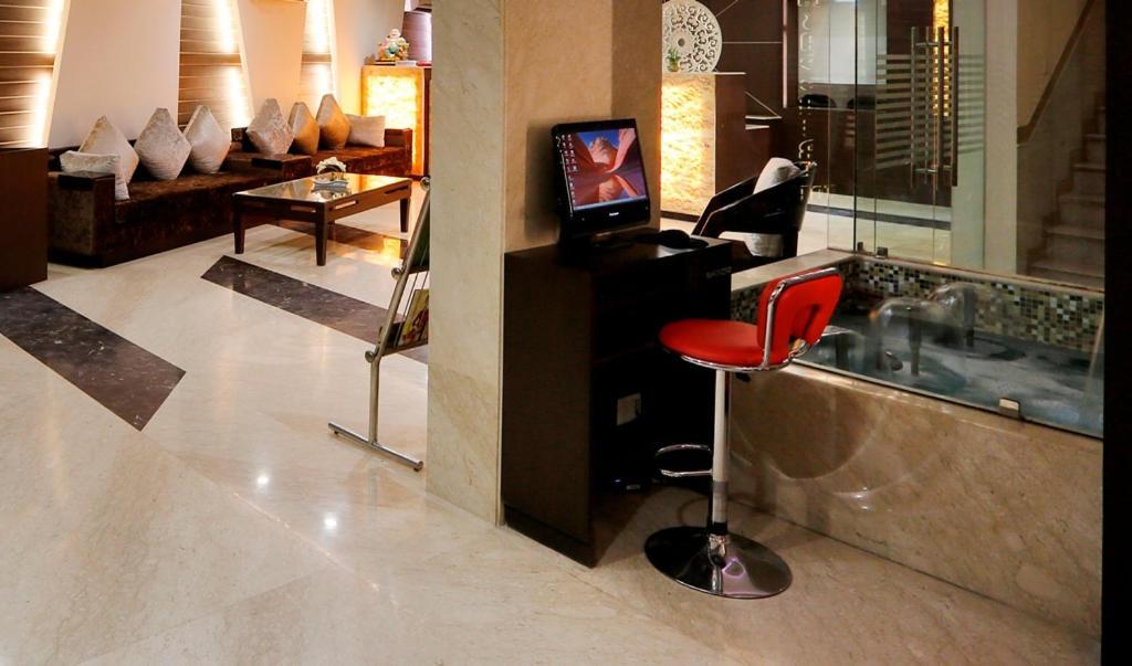 Airport La Sapphire Hotel & Restaurant New Delhi Eksteriør bilde