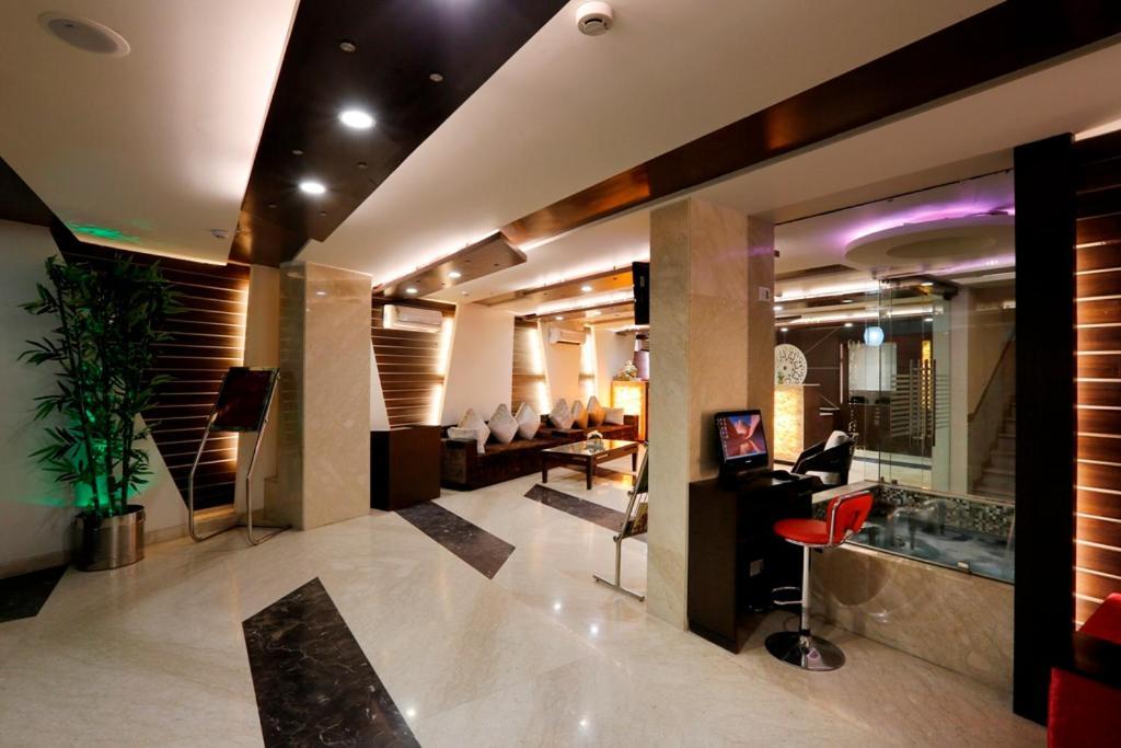 Airport La Sapphire Hotel & Restaurant New Delhi Eksteriør bilde