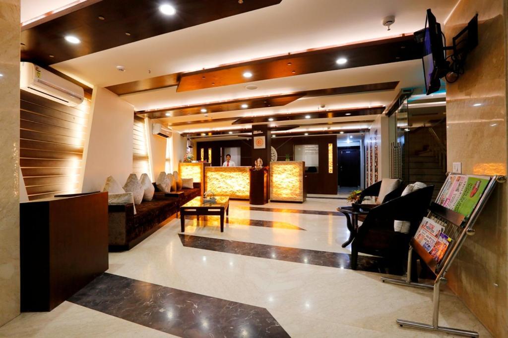 Airport La Sapphire Hotel & Restaurant New Delhi Eksteriør bilde