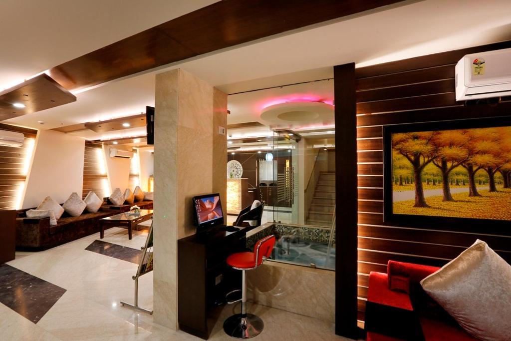Airport La Sapphire Hotel & Restaurant New Delhi Eksteriør bilde