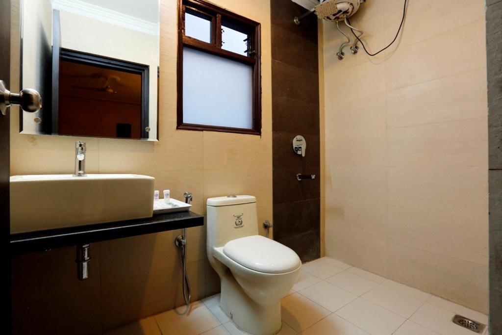 Airport La Sapphire Hotel & Restaurant New Delhi Eksteriør bilde