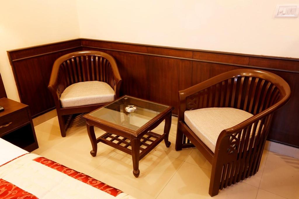 Airport La Sapphire Hotel & Restaurant New Delhi Eksteriør bilde