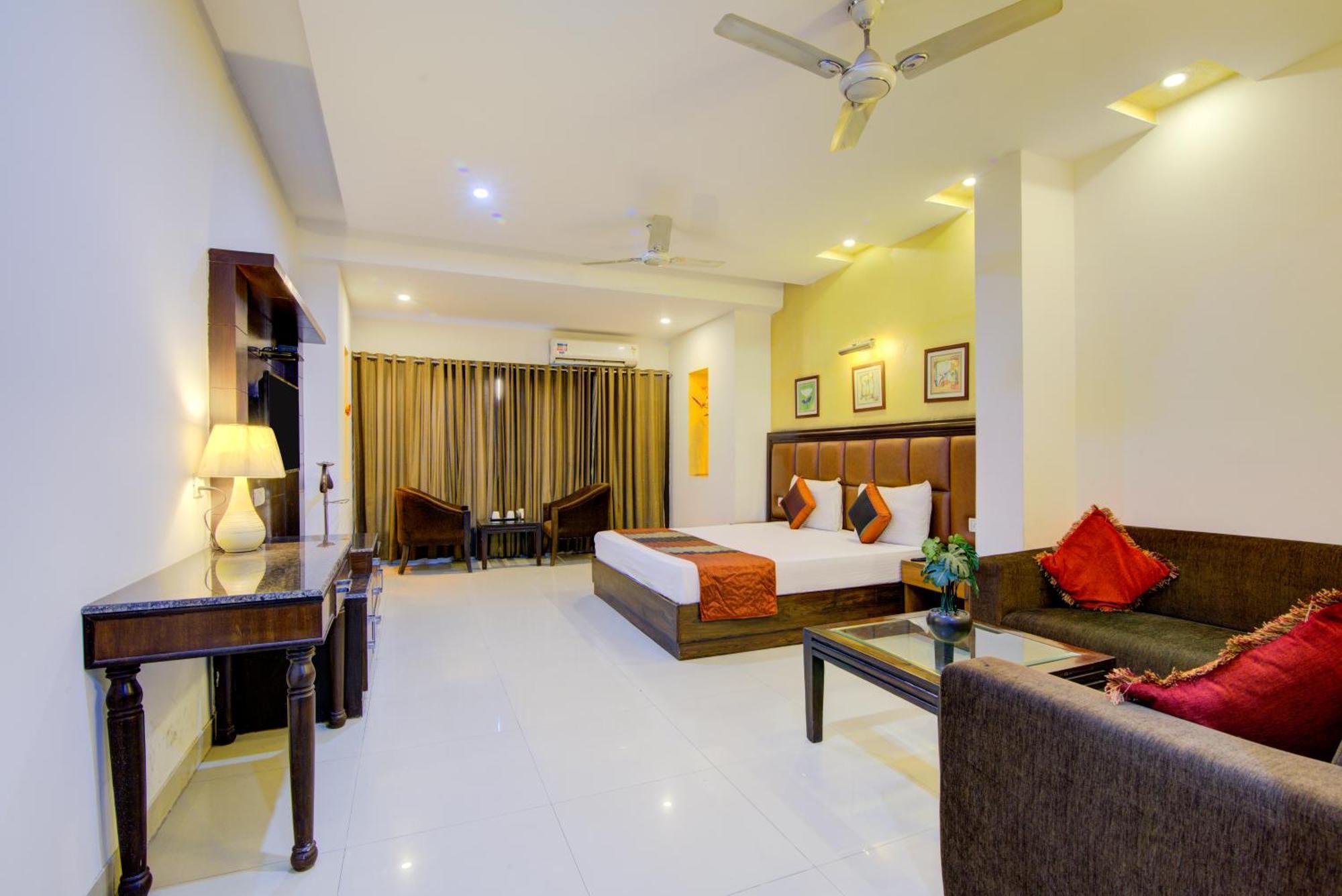 Airport La Sapphire Hotel & Restaurant New Delhi Eksteriør bilde
