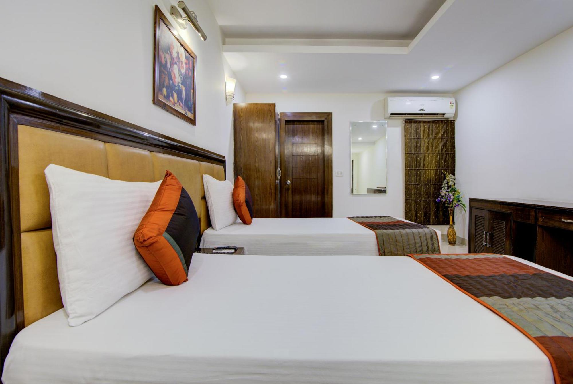 Airport La Sapphire Hotel & Restaurant New Delhi Eksteriør bilde