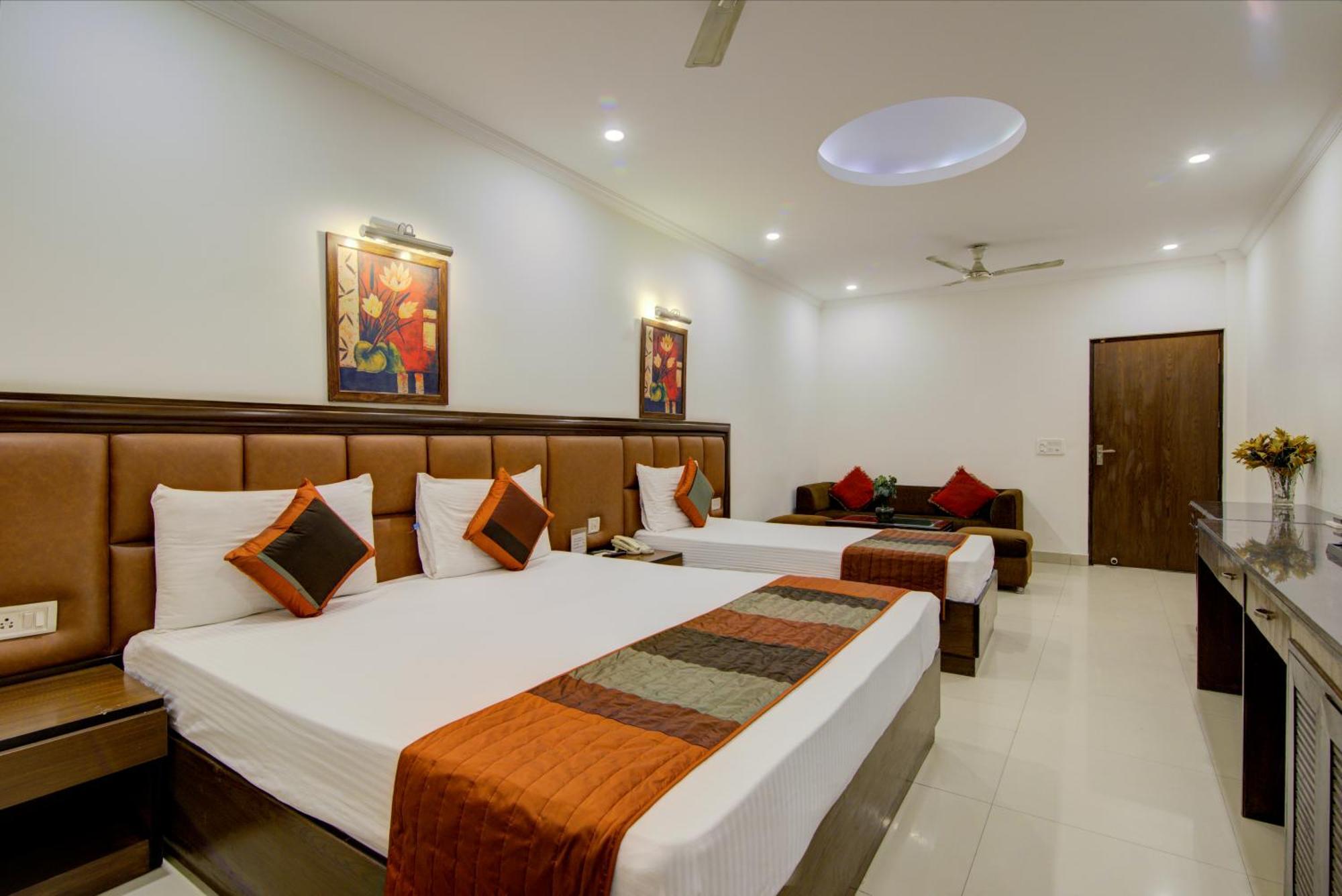 Airport La Sapphire Hotel & Restaurant New Delhi Eksteriør bilde