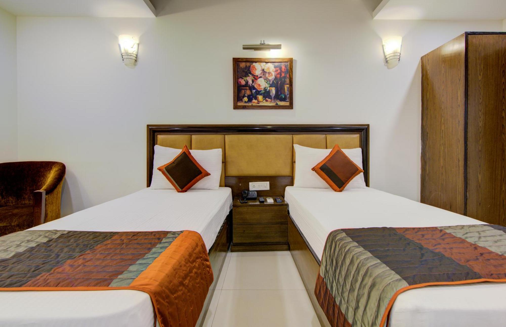 Airport La Sapphire Hotel & Restaurant New Delhi Eksteriør bilde
